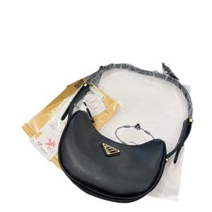 Designer-Unterarmtaschen für Damen, trendige Dreieck-Halbmond-Knödel-Schulterhandtaschen – vereinfachte Handtaschenkollektion im Großhandel für stilvolle Damen