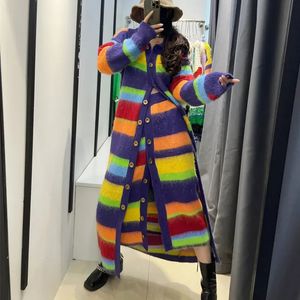 Cappotto maglione a righe arcobaleno X-lungo a contrasto di colore Candy da donna Cardigan lavorato a maglia a righe vintage monopetto Maglieria 240219