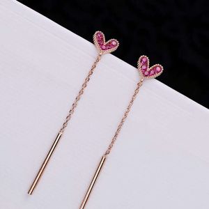 Senior Designer Rose Red Love Earrings Female Temperament Korea Tassel Girl Net Celebrity Long Personality örhängen Enkla utsökta damer örhängen smycken 005a