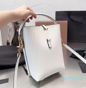 2024 bolsa de luxo mulher couro balde saco ouro gancho fivela abrir e fechar couro vaca ombro único crossbody bolsa