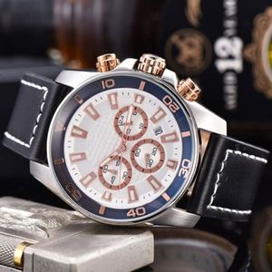 42mm Men's Watch Leather Massion عارضة العسكرية الكوارتز الرياضية مشاهدة جميع الوظائف مصمم العمل AM111 Watch271C