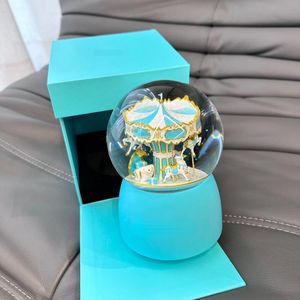 Designer Music Box Dekoracyjne obiekty karuzeli Dream Crystal Ball Classic Cyan Christmas New Year Prezent z pudełkiem