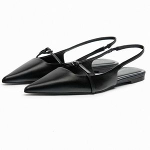 2023 Nya kvinnor svarta lägenheter Slingbacks Sexig Summer Fashion Point Toe Sandals Elegant Office Lady Shoes Casual Flat Slides