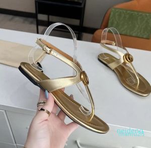Designer -Sandálias Chinelos modernos e elegantes com fivela dourada para mulheres no verão