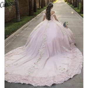 Pink Off the Shoulder Chapel Train Ball Gown Quinceanera Dress Long Sleeve Handgjorda blommor Applices Vestidos de 15 16 Anos