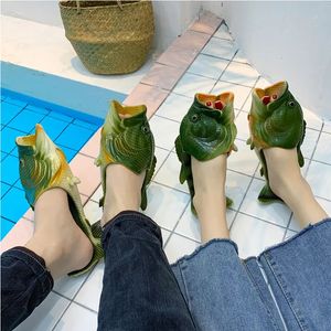 Par Kreativitets tofflor Girls Lovely Designer Fish Slides utomhus inomhusskor för kvinnor Crazy Slippers 240220