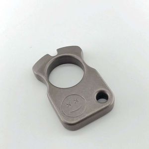 Alloy 10Mm Tc4 Thick Finger Tiger Self-Defense Ring, Smiling Face EDC Keychain, Rolling Stone Titanium Quick Hang 156234