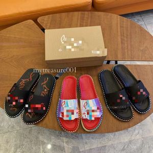 Red Bottoms Sandals Luxury Designers Мужские повседневные заклепки сандалии женские модные кроссовки Дизайнер с низким черным белым нарезанием