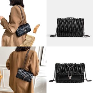 Dinner Evening Bags Textured Pleated Chain Bag for Women's Lock Shoulder with Diamond Buckle Crossbody