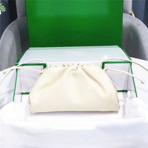 2024 Luxurys Handbags Quality Designer Shoulder Bag for Womens Clutch Gold Woven Mini Pouch Bag Mens Silver Weave Cloud Even Sling Makeup Fashion Crossbody Bag