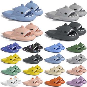 Gratis fraktdesigner Shark Slides Sandal Sandvar Sumpter för män Kvinnor Sandaler Slide Pantoufle Mules Men Women Tisters Trainers Flip Flops Sandles Color70