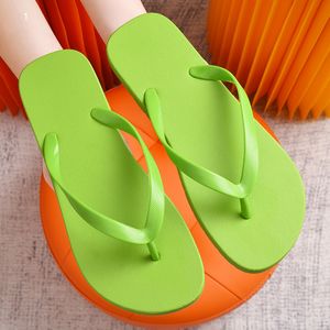 Kunststoff Flip Flops Hausschuhe für Männer Frauen klassische Pantoletten Sandalen Sommer Strandschuhe grün