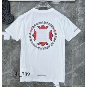 2023 Classics Mens Camisas Coração Marca Crew Neck Cromados Mangas Curtas Tops T-shirts Casuais Ferradura Sânscrito Cruz Imprimir Chromees Corações 32