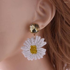 Dangle Earringsひまわり美しくスタイリッシュな2色の女の子のチャームドロップ女性手作りデイジージュエリーOorbellen