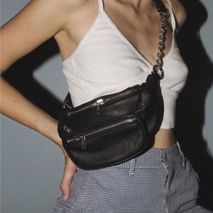 Midjepåsar kvinnor Fanny Pack Brand Designer Belt Bag Chain Black Crossbody Messenger Cool Simple Chest262J