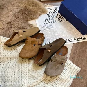 النعال الجديدة Slipper Sandals مصمم الصيف Cork Slides Flat Slides Leather Leather Peach Leach Clog