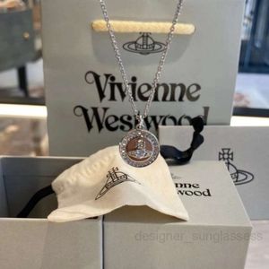 Planeta Colar Designer Colar para Mulher Vivienen Jóias de Luxo Viviane Westwood Ouyang Nanas Novo Saturn Coin Colar Estilo Feminino Colar de Pérola Corrente Feminina