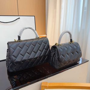 Luxury Classic Tote Bag Designer Handle Bag Top Caviar Leather Quilted Plaid Chain Handle Hande Flap Top Quality Crossbody Outdoor Wallet 240215