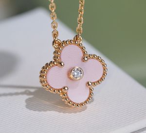 Designer smycken Van Necklace Sier Rose Gold Vanly Cleeflies Pendant Four Leaf Diamond Classic för Womens Multicolor With Box