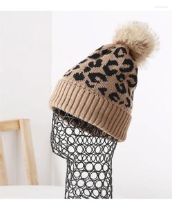 Berretti invernali da donna, berretti caldi e spessi, cappello Skullies in morbida lana stampata leopardata con pompon lavorato a maglia Gorros