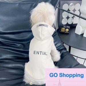 Quaitly Sonbahar ve Kış Yeni Köpek Giysileri Teddy Bichon Schnauzer Cat Pet Mektubu Yansıtıcı Kapşonlu Kazak Moda Markası Toptan