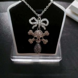 Colar satélite Colar de designer para mulher Vivienenwestwood Jóias de luxo Viviane Westwood Colar Vivienne Full Diamond Skeleton Head Water Drop Necklac