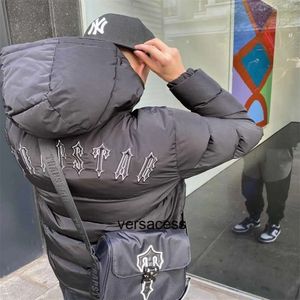 2024 Coats Limited New Trapstar Sportswear Jacket Herrkläder Kvinna Fashion Coat Men broderi Brand Down Classic