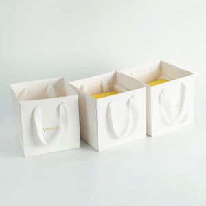 Schmuck 24 Stück individueller Logo-Druck Großhandel Lebensmittel Weiß Braun Schwarz Kraftpapier Geschenktüte mit Griff Hochzeit Party Weihnachten Verpackungsbeutel