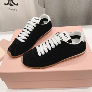 2024SS Tidig vår Kvinnor Desinger Forrest Training Casual Sports Shoes Soft Elastic Bekväm Suede Casual Sports Handing Training Shoes Storlek 35-40