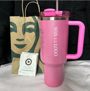 DHL COBRANDED WINTER COSMO PINK PARADE FLAMINGO مع 1: 1 Logo Quencher H2.0 40oz من الفولاذ المقاوم للصدأ من الكؤوس مع غطاء مقبض وقش الهدف الأحمر العطلات الأحمر 0328