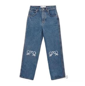夏の新しいジーンズレディースデザイナーズボンの脚オープンフォークタイトなカプリスデニム追加フリース厚い暖かいスリミングパンツストレート衣類刺繍印刷