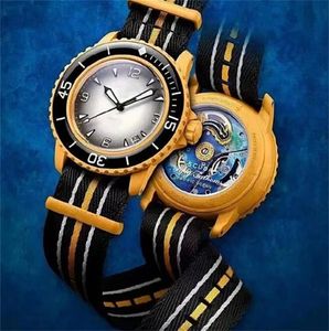 Kwarc Luksusowy zegarek Ocean Mens Designer Watches 42 mm Pełna funkcja para mody wielopiętrowej Klasyczne popularne Montre Watche Watches Wysokiej jakości SD049