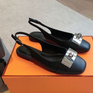 Nuovi sandali piatti slingback Suola in pelle Tacco grosso Appartamenti Sandalo Punta quadrata Donna Designer di lusso Abito da sera Scarpe Sandalo Calzature di fabbrica Alta qualità