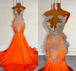 2024 Nya orange promklänningar Sexig sjöjungfru Sheer Neck -paljetter Pärlor Topp Satin Långa kvällsklänningar Custom Made BC18253