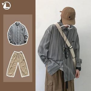 Herrspårar college retro män tvådelar japansk casual set löst randig skjorta stor ficka dragkammare breda benbyxor unisex kostym