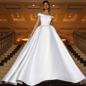 Elegante Vintage-Königskleider, schlichtes schulterfreies Ballkleid-Brautkleid mit Spitzenapplikation, bezauberndes Kapellenschleppe-Satin-Hochzeitskleid 328 328