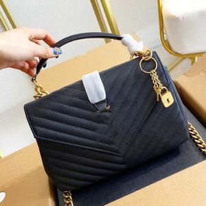 Designer's New Genuine Leather Bag Necklace Tassel Pendant Flap Gold Buckle One Shoulder Crossbody Bag Fashion All Inclusive 257a