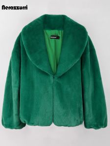 Pele nerazzurri outono inverno curto oversized verde branco fofo grosso quente macio jaqueta de pele do falso feminino xale colarinho moda coreana