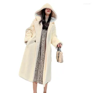 Jaquetas de inverno de pele feminina para mulher 2024 casaco de cordeiro falso com capuz em outerwears senhoras quente fofo jaqueta feminina teddy