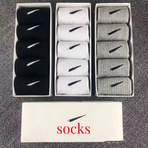 Herrensocken Mode Damen Herrensocken Hochwertige Buchstaben Atmungsaktive Baumwolle Jogging Basketball Fußball Sportsocken Stickerei Sportsocken mit Geschenkbox