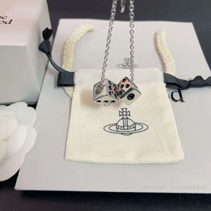 女性のための惑星ネックレスデザイナーネックレスVivienen Luxury Jewelry Viviane Westwood 2024男性と女性のための新しい西部ダイスネックレスユニークでエレガントな土星コロ