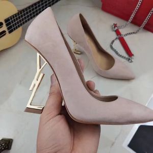 Sandali firmati lussuosi tacchi alti a punta in vernice di alta qualità nuove scarpe da festa con cinturino singolo da donna alla moda scarpe eleganti sexy di marca scarpe con lettera in metallo