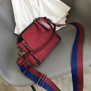 Hela kvinnliga väskor messenger väskor axel vintage väska damer crossbody väska handväska kvinnlig tote läder koppling kvinnlig röd brun210z