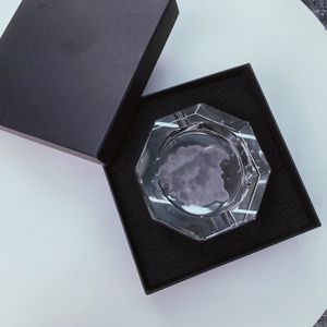 Tasarımcı Crystal Ashtray 3D Relief Logo Erkekler Evi Şeffaf Kültray Hediye Kutusu