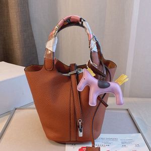 Basket Vegetables Handbags Tote Shopping Bag Genuine Leather Palmar Stria High-Capacity Purse Silver Lock Key Multiple Colors322S