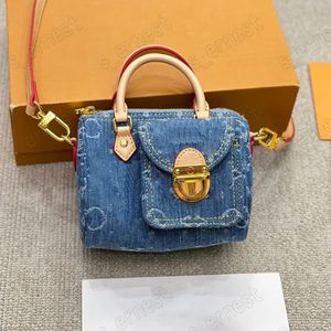 2024 Designer NANO Denim Umhängetaschen Schiebetaschen Handtasche Frauen Umhängetasche Mädchen Schöne Mini Cross Body Kissentasche 82950