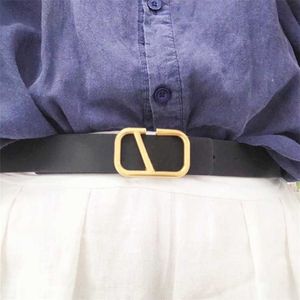 Kvinnkläder Designer Belt Classic Vintage Letter V Slät spänne Dekorativ bältebredd 3 cm Kvinnor Läderbälten Hela216W