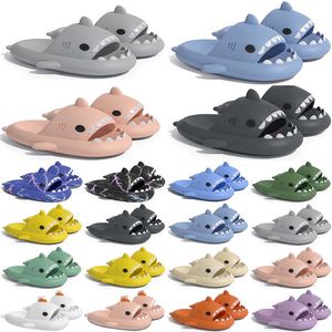 Gratis fraktdesigner Shark Slides Sandal Sandvar Sumpter för män Kvinnor Sandaler Slide Pantoufle Mules Men Women Tisters Trainers Flip Flops Sandles Color75