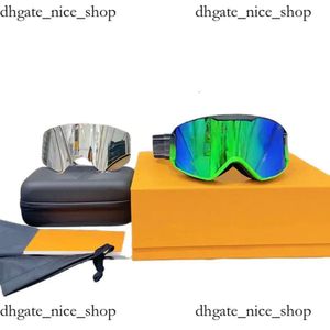 2024 Kvinnors designer Ski Goggles Lunette Reality Eyewear Men Womens Justerbara lyxiga stora glasögonglas Fullram med magnetglas Valentino 519