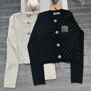 Designer Kvinnor Knits Crystal Concrusted Letter Logo Fashion Full Rhinestone Simple Casual mångsidig Cardigan Knitwear Top